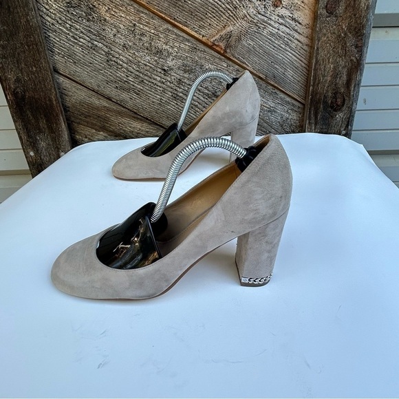 Michael Kors Sabrina Women Size 7 Chain Link Fawn Suede Platform Pump Shoe EUC - Picture 7 of 10